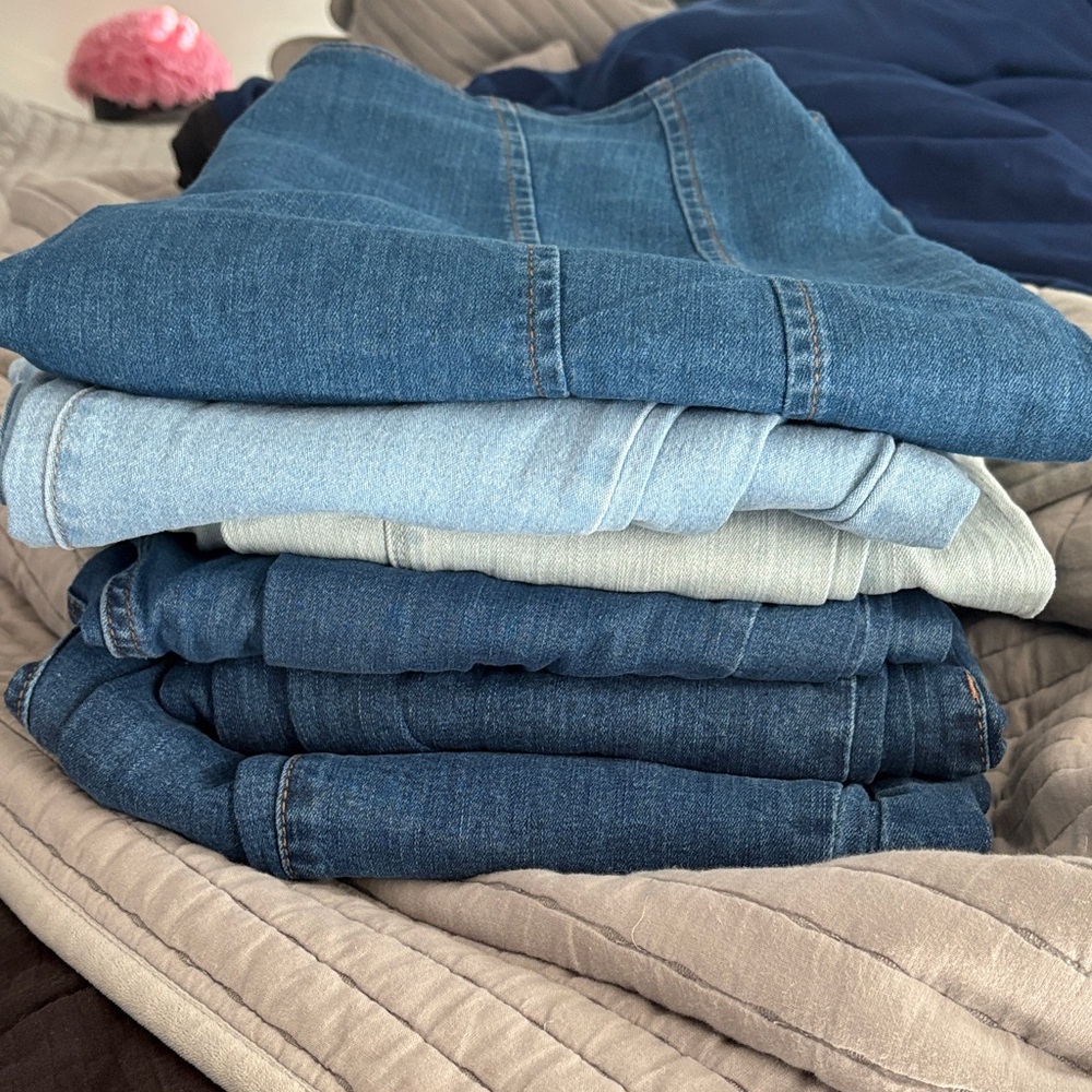 Fashion Nova Women's Skinny Jeans in Blue Shades